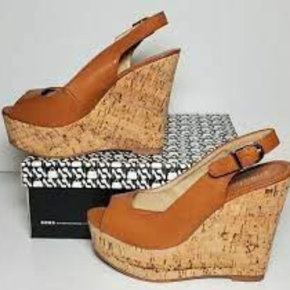 Primadonna Collection Wedge Sandal